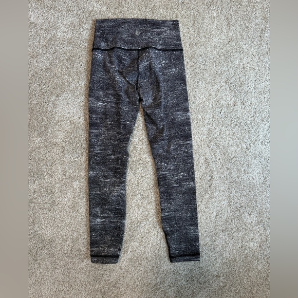 Lululemon leggings size 6 - Picture 2 of 4